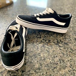 Black and white vans Barry worn size 7.5